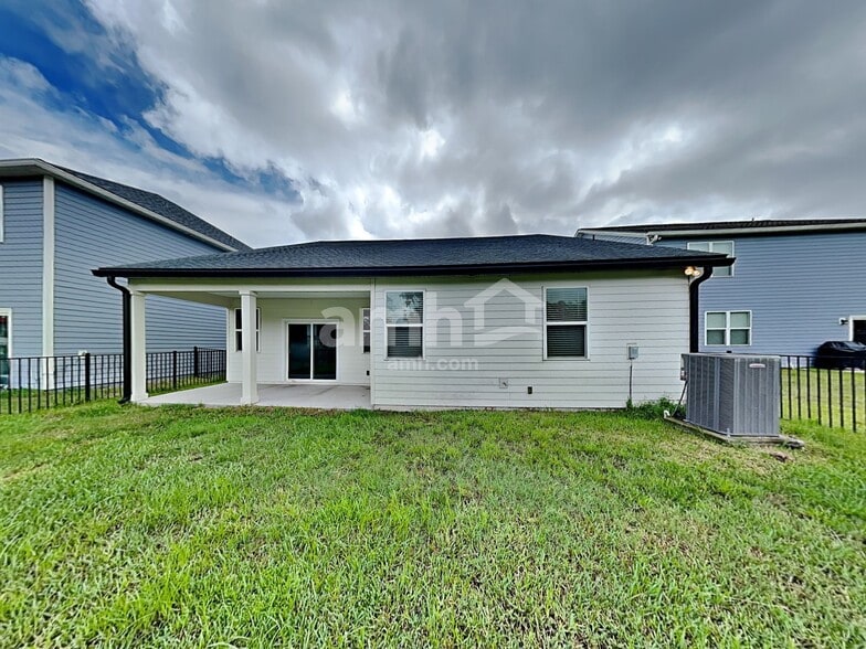 Building Photo - 3054 Creek Village Ln