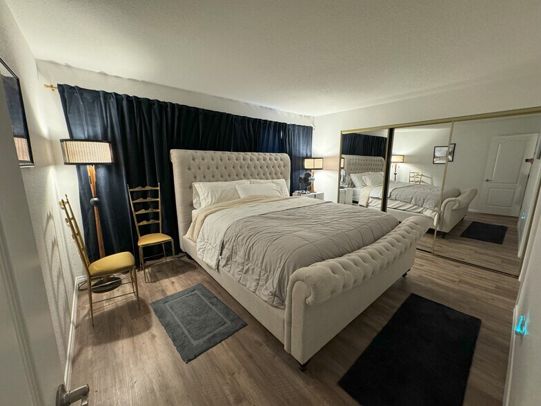 Building Photo - 3145 E Flamingo Rd