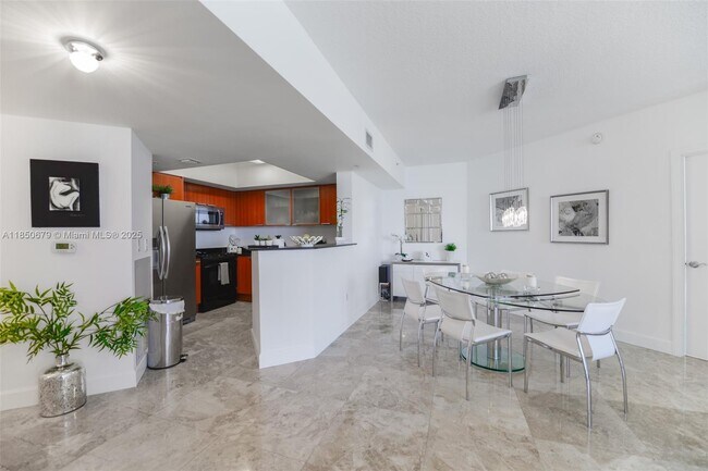 Building Photo - 16699 Collins Ave