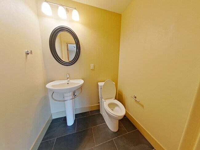 Building Photo - 2844-2854 Lord Byron Place