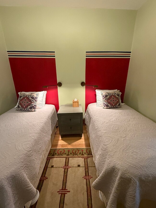 Building Photo - 2134 N Damen Ave