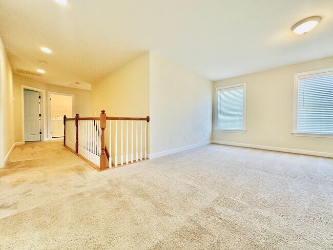 Building Photo - 5 BD, 4 BA Beautiful Wakefield Home