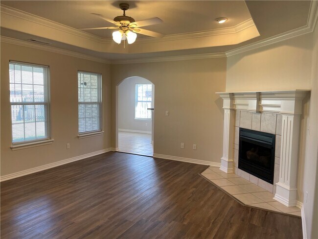 Building Photo - 3704 SW Moline Ave