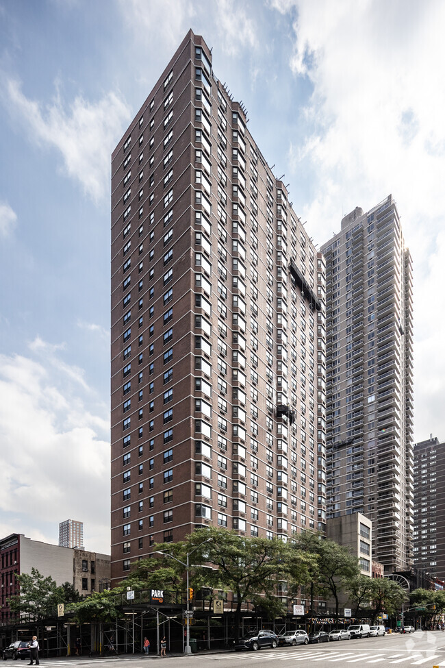 Building Photo - Whitney House Apartments