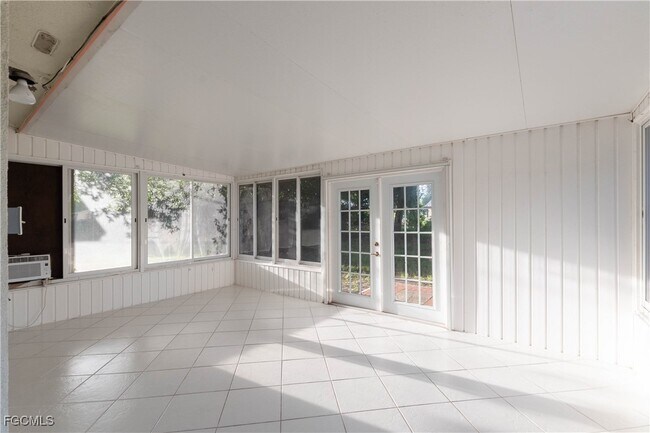 Building Photo - 2330 Caladium Rd