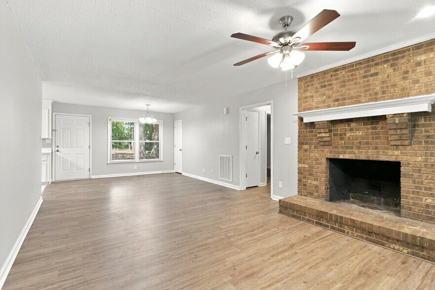 Building Photo - 431 Hillcrest Dr