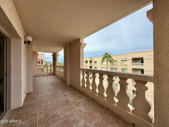 Building Photo - 7930 E Camelback Rd