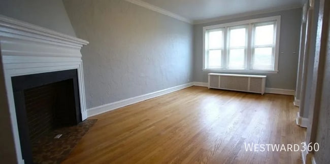 Building Photo - 2244 W Winona-#2F