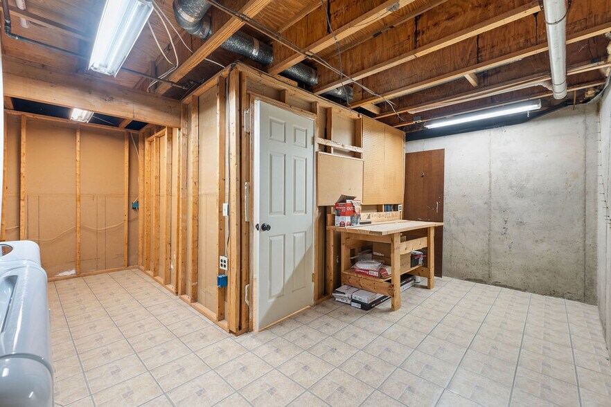 Building Photo - 14413 Long Green Dr