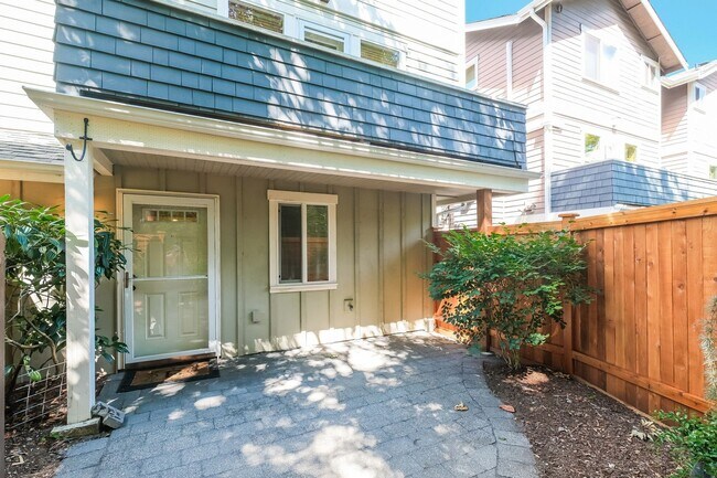 Building Photo - Bright and Spacious Residence with Vaulted Ceilings and Garage