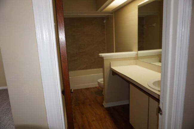 Building Photo - 3/2 Westside Townhome