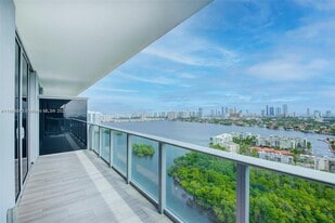 Building Photo - 16385 Biscayne Blvd
