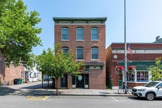 Building Photo - 308 Main St