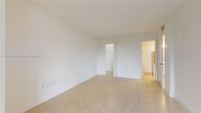 Building Photo - 8215 SW 152nd Ave