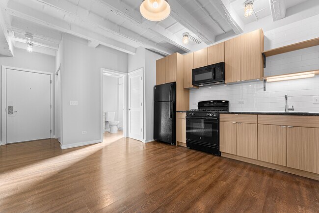 Building Photo - 5718 N Winthrop Ave