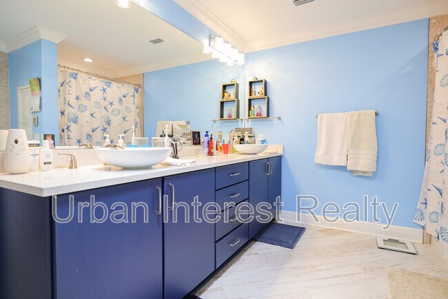 Building Photo - 501 Benning Dr