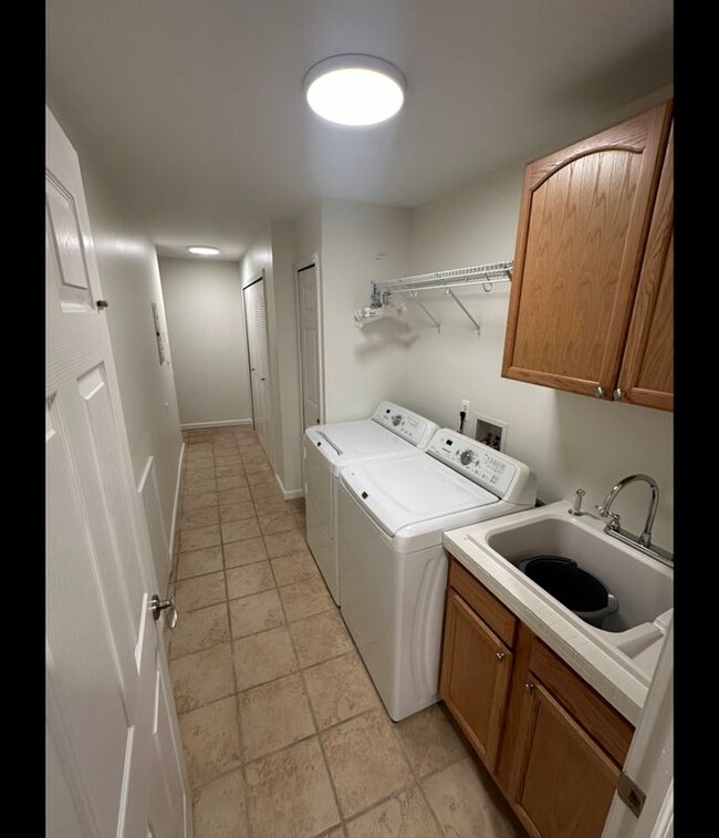 Building Photo - 44783 Marigold Dr
