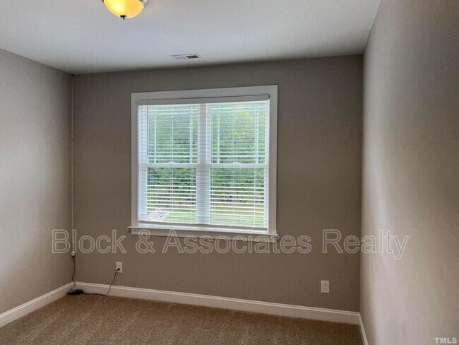 Building Photo - 555 Mariah Towns Way