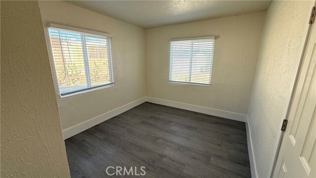 Building Photo - 2250 W Darby St