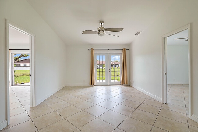 Building Photo - 5241 Breadfruit Cir
