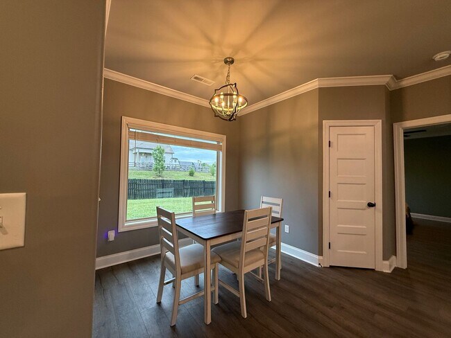 Building Photo - 2604 Etna Dr
