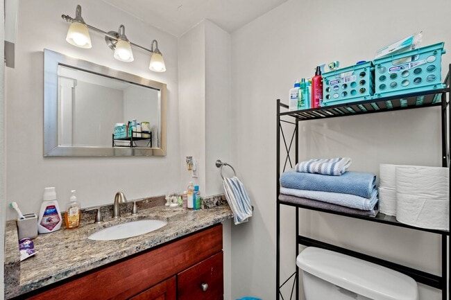 Building Photo - 131 Ulysses St