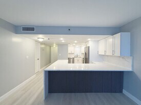 Building Photo - 3300 W Rolling Hills Cir