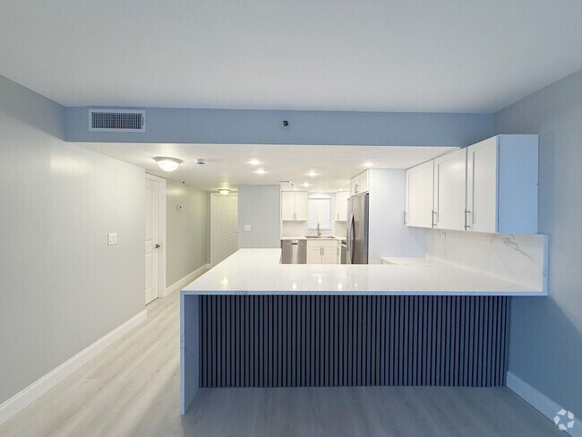 Building Photo - 3300 W Rolling Hills Cir