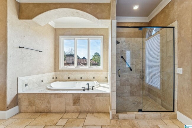 Building Photo - 2005 Lake Heather Dr