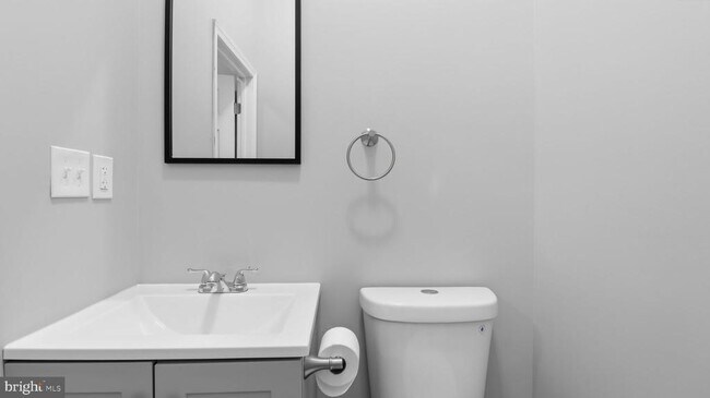 Building Photo - 917 N Gilmor St