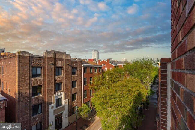 Building Photo - 1134 Pine St