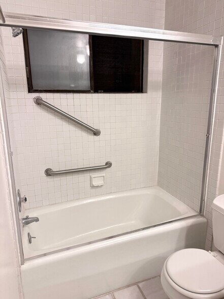 Building Photo - 140 San Nicholas Ave