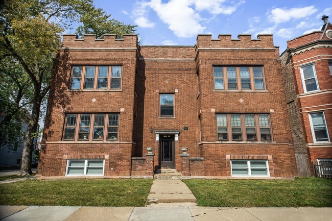 Primary Photo - 4146 W Cornelia Ave