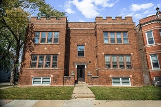 Building Photo - 4146 W Cornelia Ave