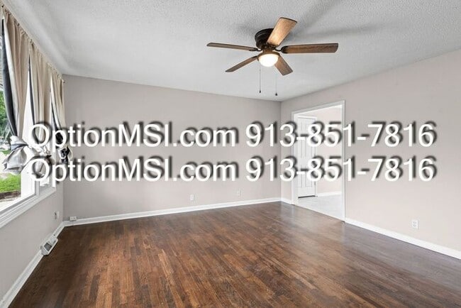 Building Photo - Welcome home to this beautifully updated 3-bedroom home in Kansas City, KS!