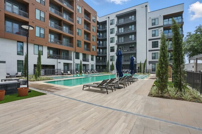 Building Photo - 9127 Research Blvd