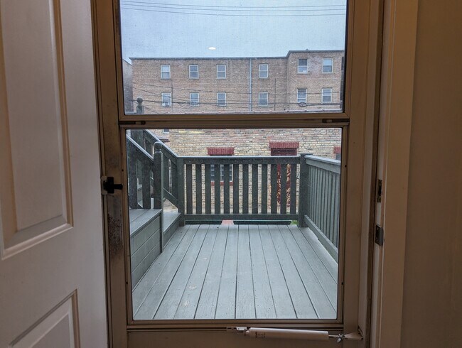 Building Photo - 5650 N Spaulding Ave