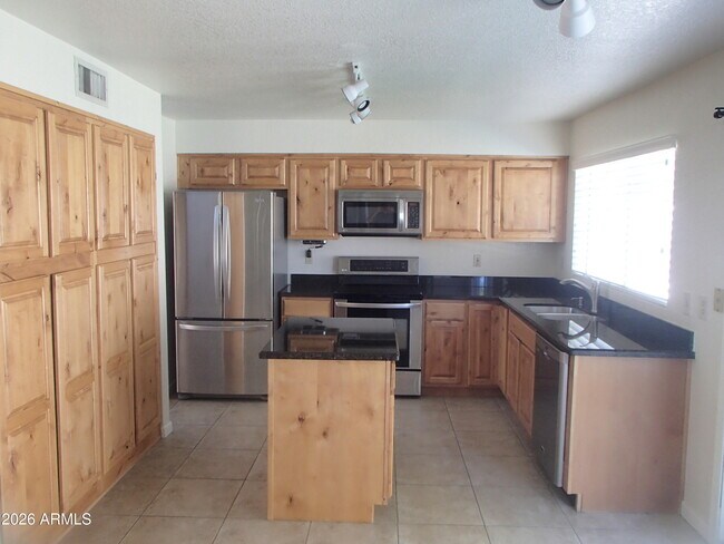Building Photo - 4230 E Brookwood Ct