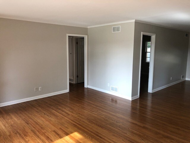 Building Photo - Wonderful Updates in this Midtown Charmer! 3 bed 1 bath, GREAT Kitchen!