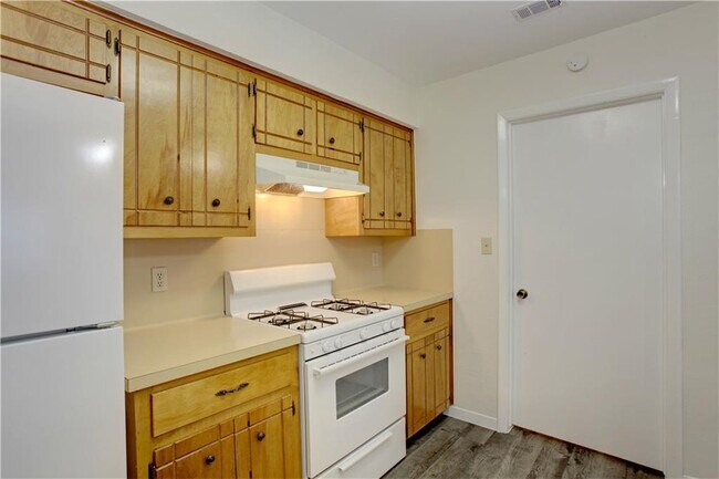 Building Photo - 1409 Waterloo Tr