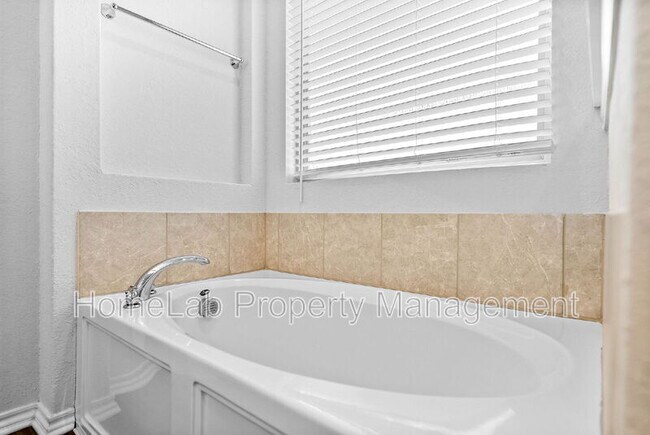 Building Photo - 6723 Shiraz Wy