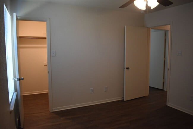 Building Photo - 201 Coby Dr