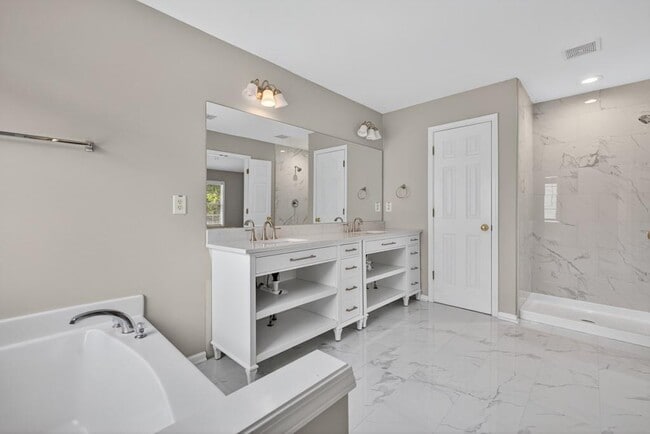 Building Photo - 591 Wendlebury Ct