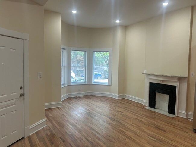 Building Photo - 1123 Grove Ave