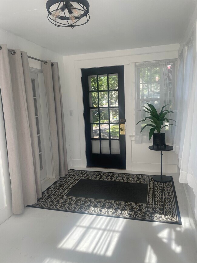 Building Photo - 30 Baker St