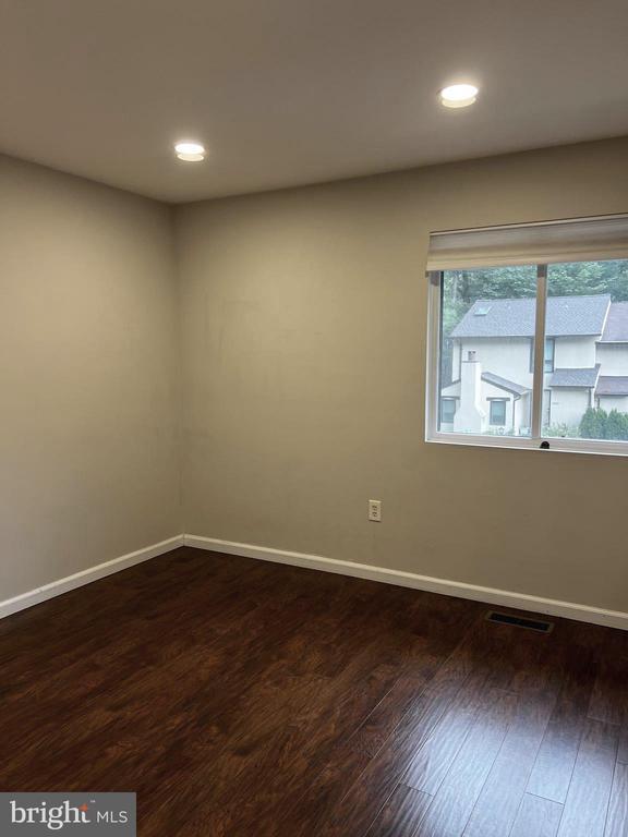 Building Photo - 2312 Glade Bank Way