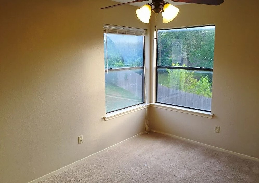 Building Photo - 1213 Silverton Ct