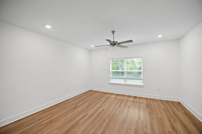 Building Photo - 21073 Teluga Ave