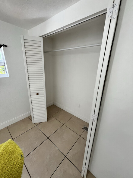 Building Photo - 1331 SW 129th Ave