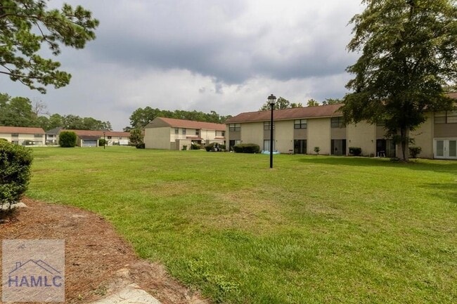 Building Photo - 901 Olmstead Dr